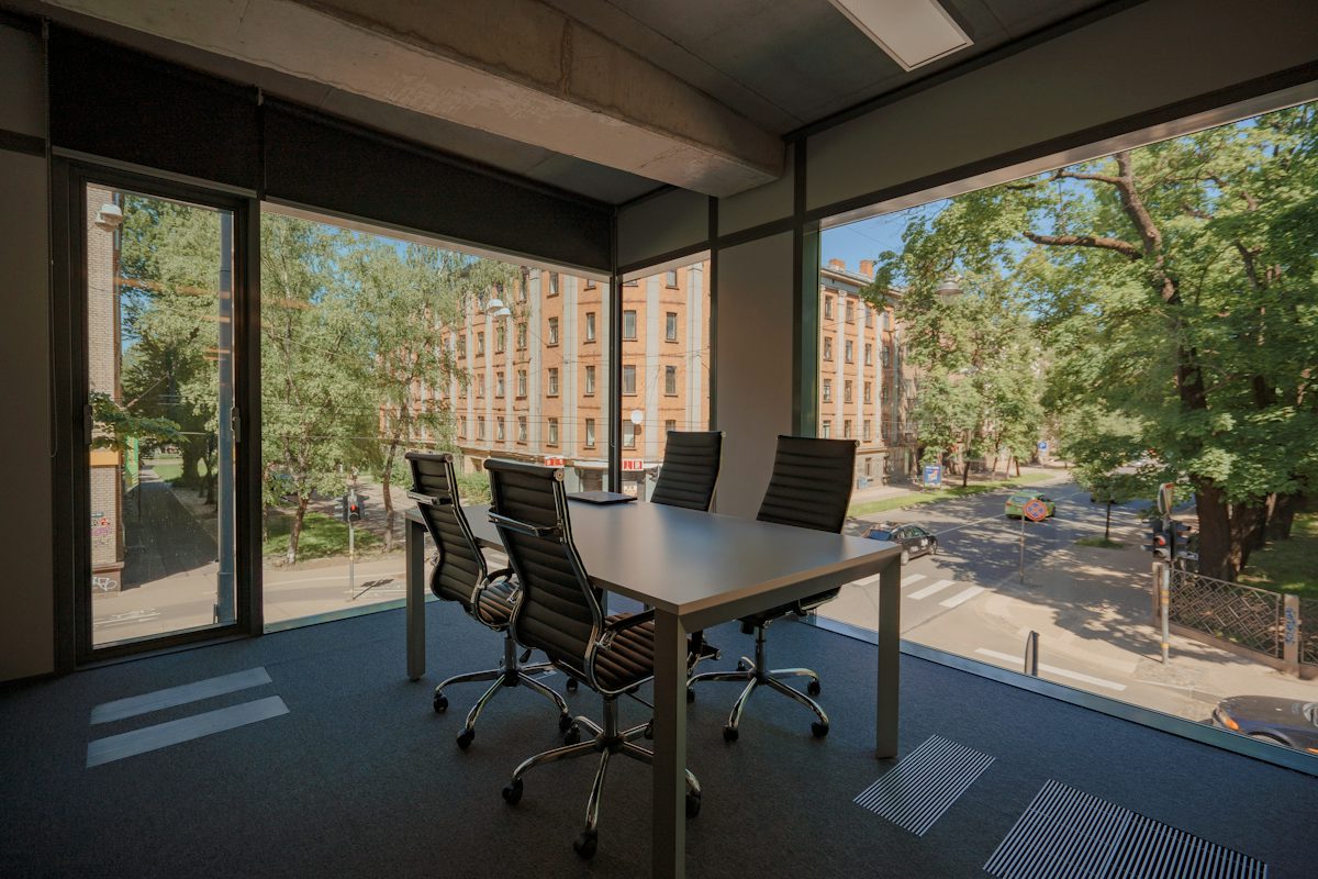Salle de réunion dans un immeuble de bureaux